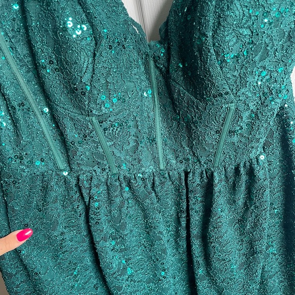 spaghetti strap allover lace mini a-line- Jules and Cleo - Picture 4 of 6